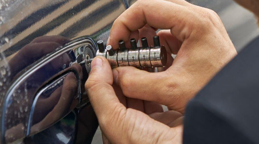 Expert Emergency Roof Repairs services in Hurley, SD